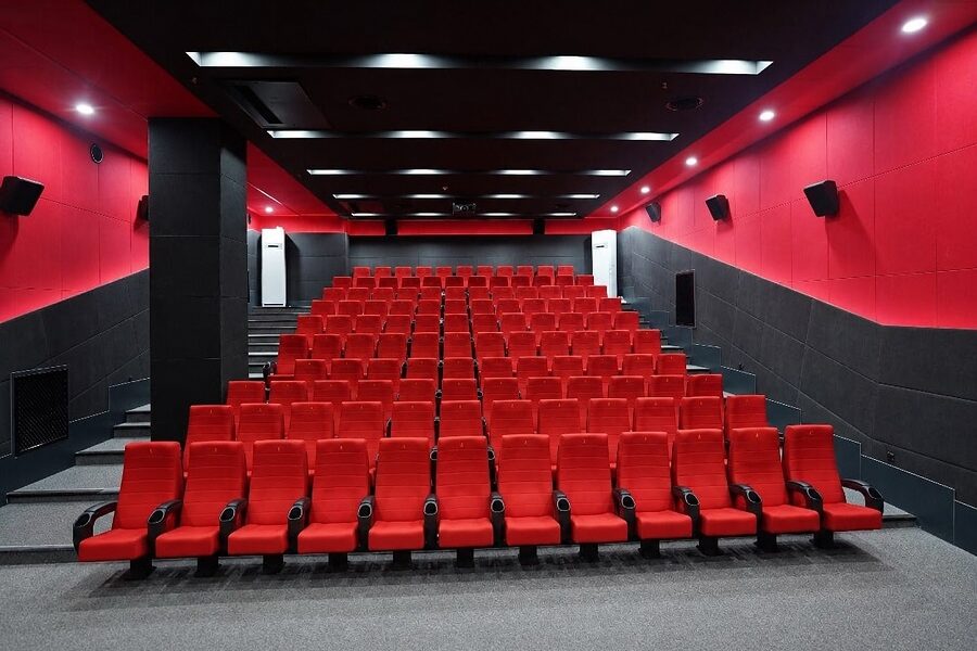سینما پردیس و سینما نگین؛ برنامه دو سینمای شیراز را در پردیستیکت ببینید